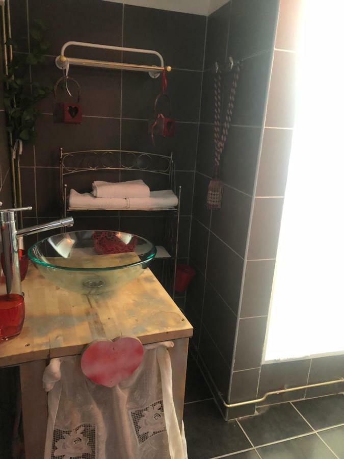 Hotel Restaurant Le Delta Сен Мари де ла Мер Екстериор снимка